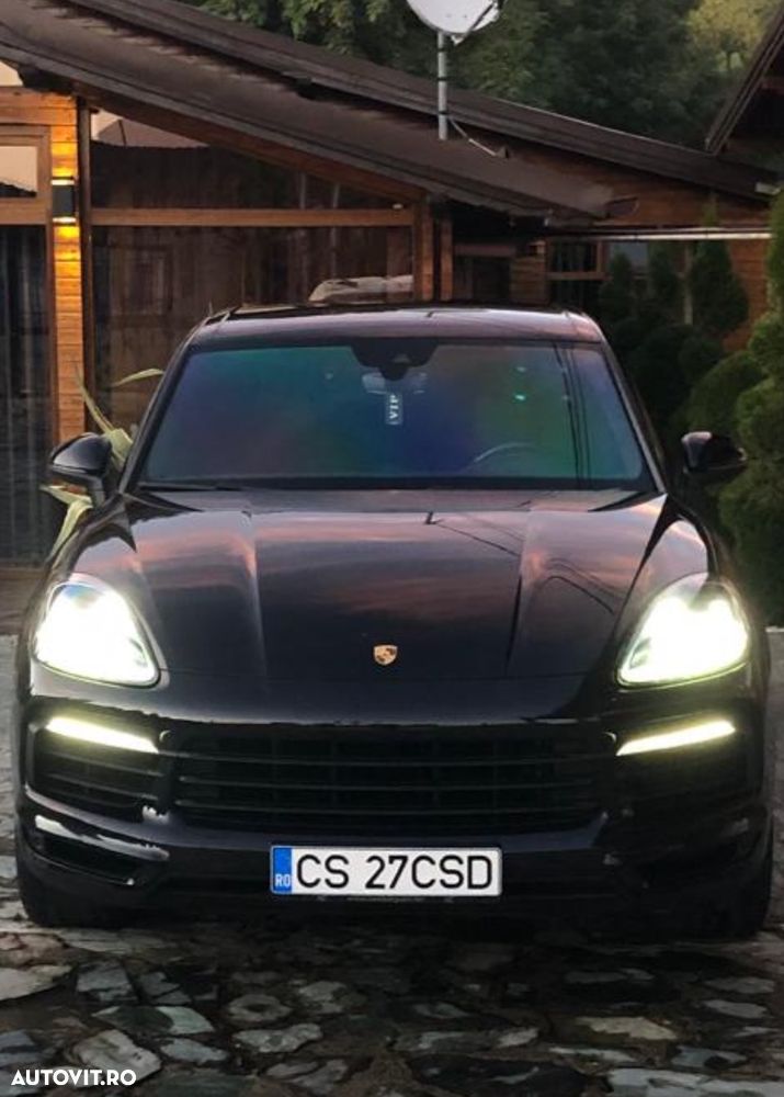 Porsche Cayenne - 2