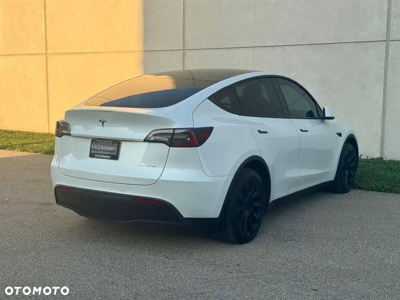 Tesla Model Y Long Range Dual Motor AWD - 9