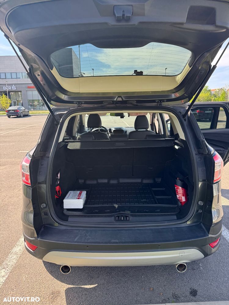 Ford Kuga 2.0 TDCi 4WD Powershift Vignale - 6