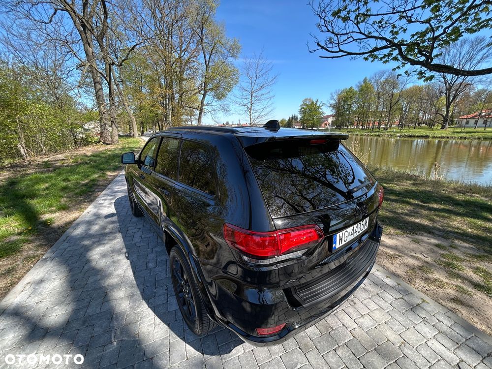 Jeep Grand Cherokee - 17