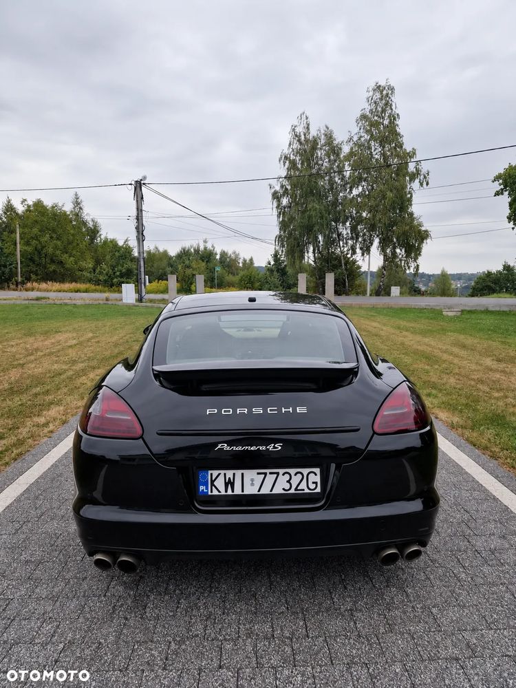 Porsche Panamera 4S PDK - 11