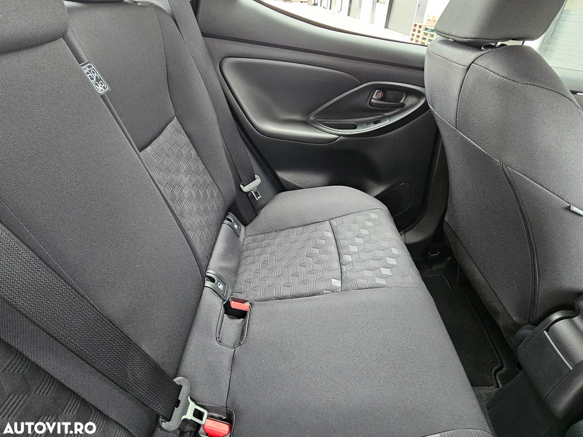 Toyota Yaris Hybrid 116 1.5 VVT-i Business Edition - 10