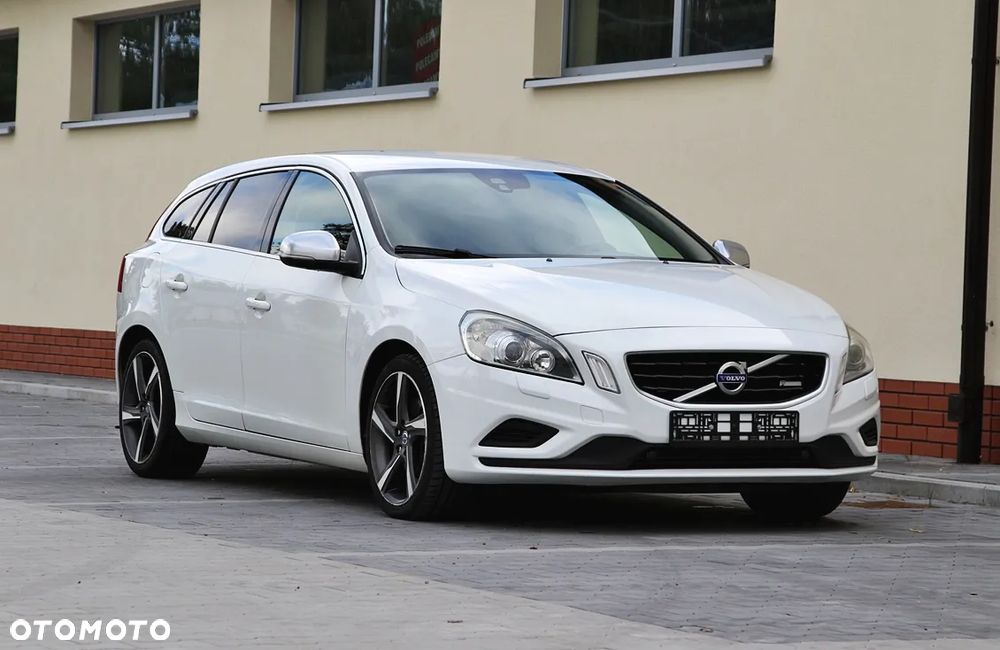 Volvo V60 2.0T R-Design - 13
