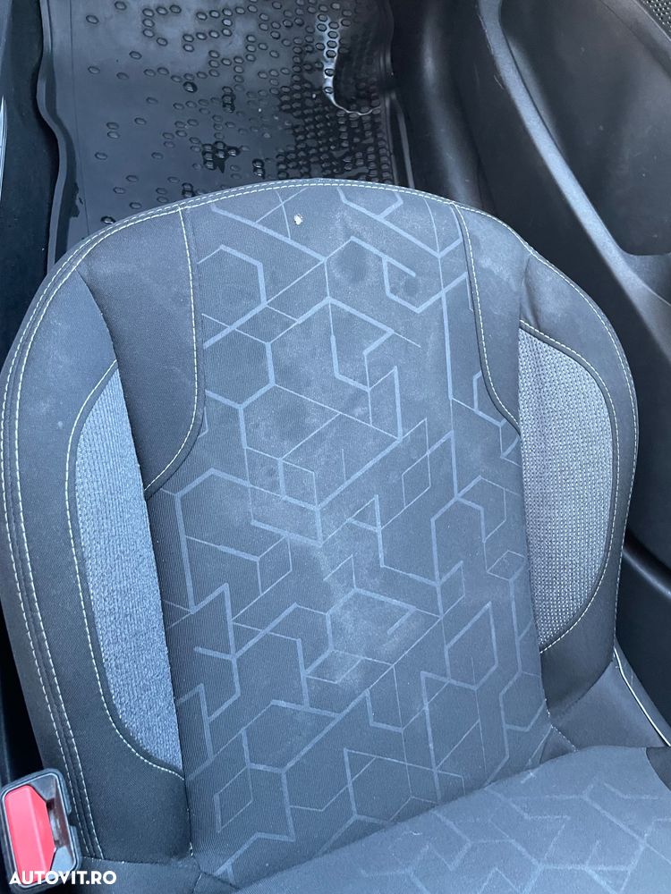 Peugeot 2008 1.2 PureTech Turbo S&S Active - 17