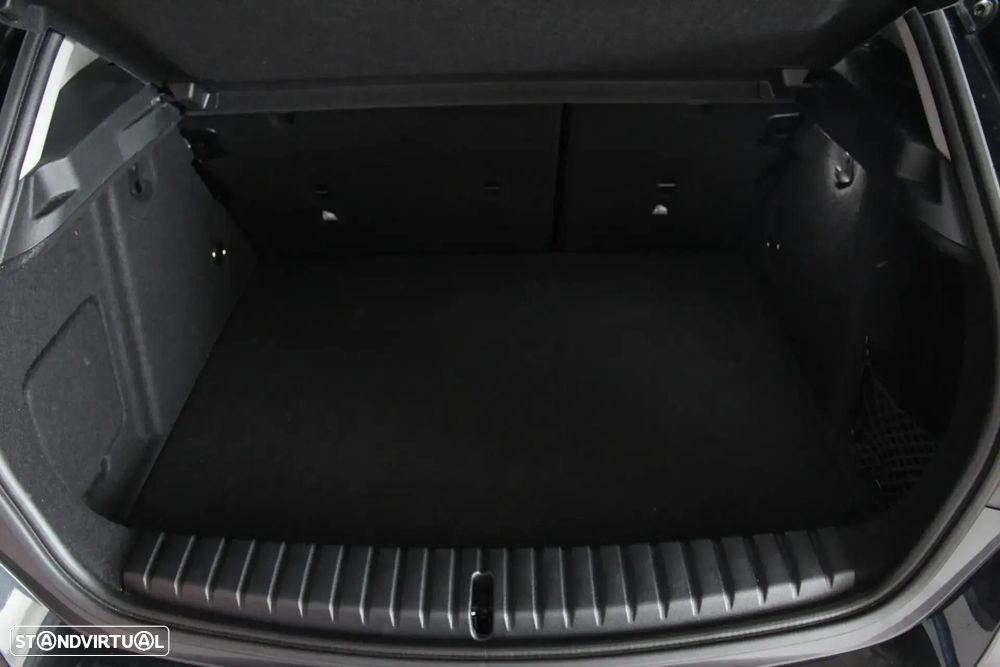 BMW 116 i Advantage — fotografia 18