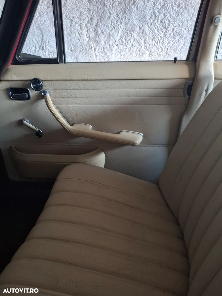 Mercedes-Benz W115 - 8