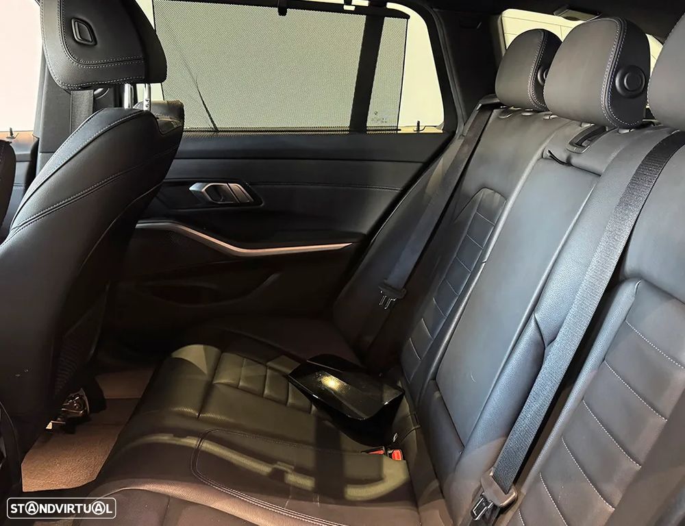 BMW 330 e Touring xDrive Aut. M Sport - 16