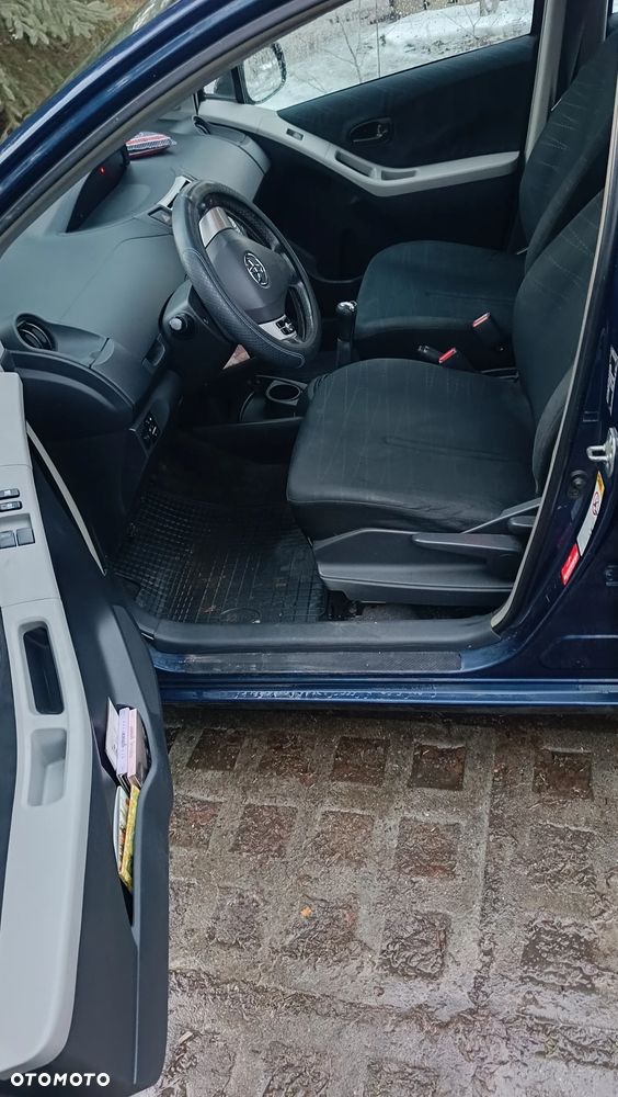 Toyota Yaris 1.0 Luna A/C - 4