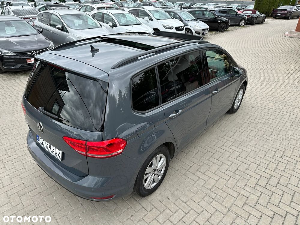Volkswagen Touran - 36