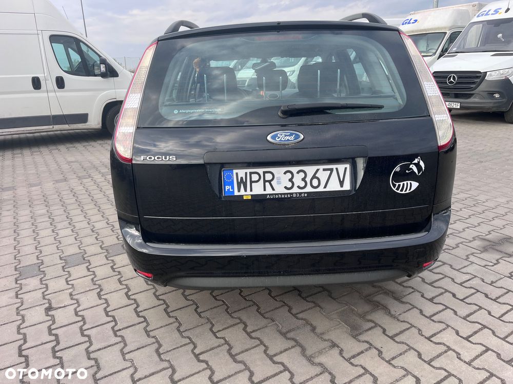 Ford Focus Trend - 2