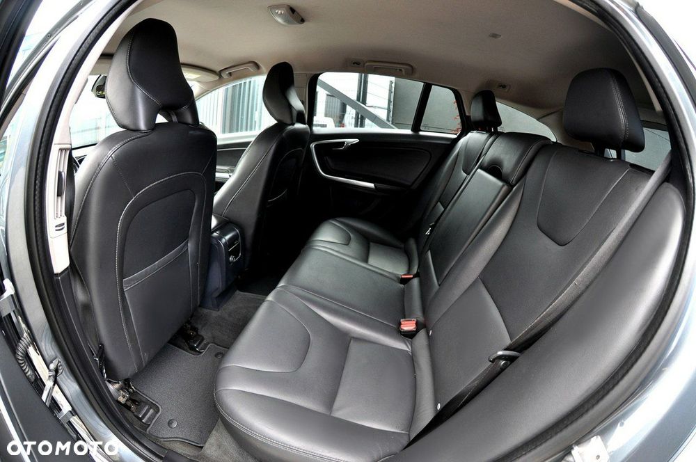 Volvo V60 D2 Momentum - 8