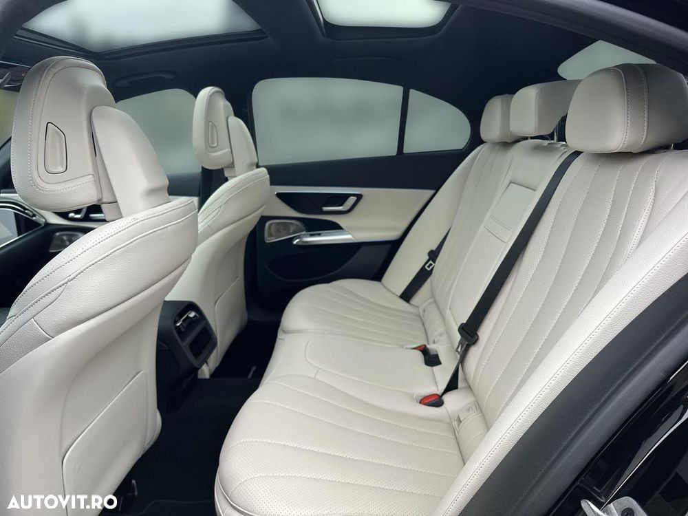 Mercedes-Benz E 200 4Matic 9G-TRONIC Edition AMG Line - 17