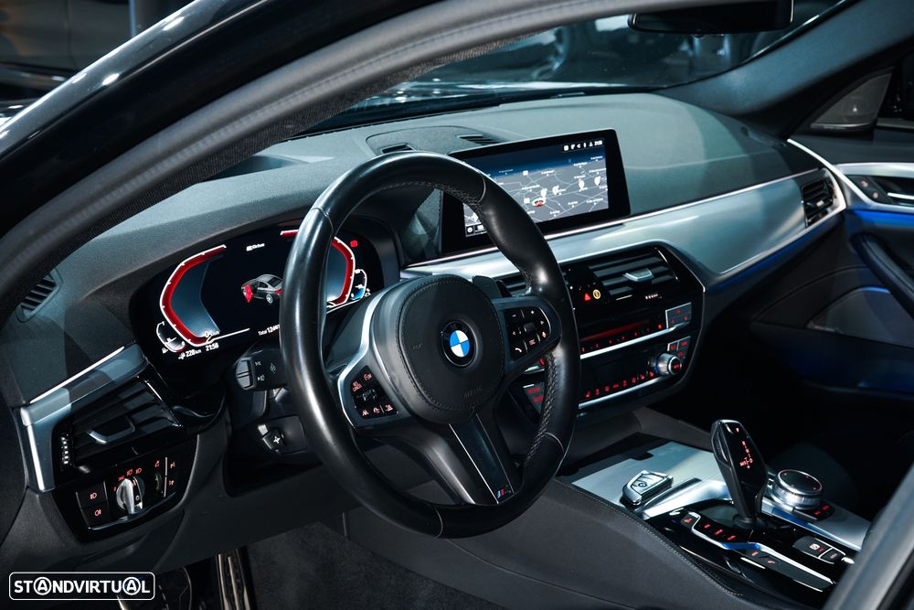 BMW 530 e Pack M - 11