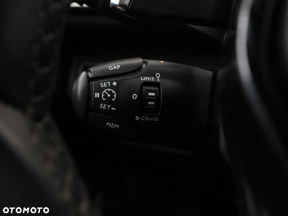 Peugeot 3008 1.6 THP Allure S&S EAT6 - 34