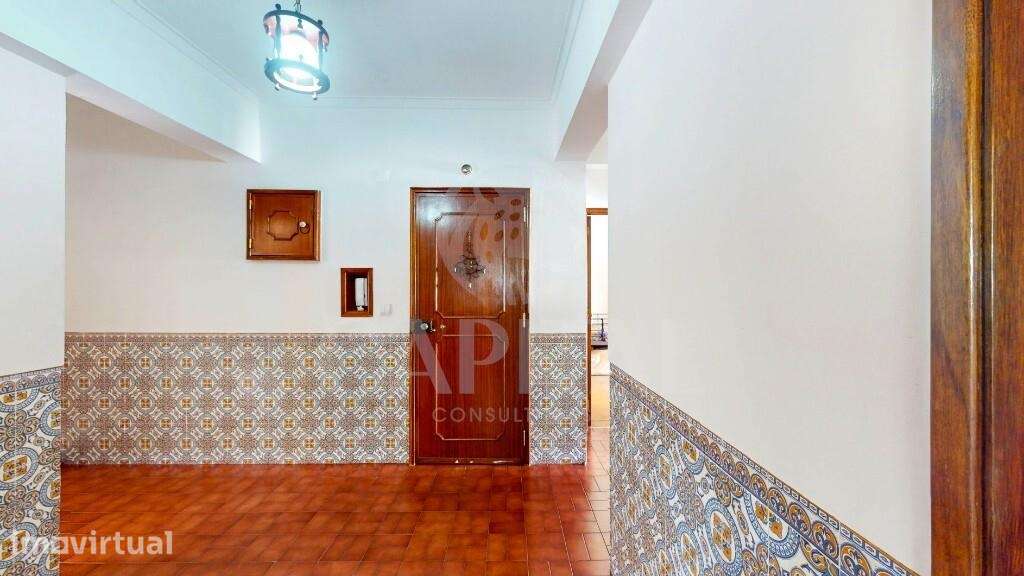 Apartamento T3 de 107 m2 com varanda e arrecadação em Olival Basto - Grande imagem: 5/32