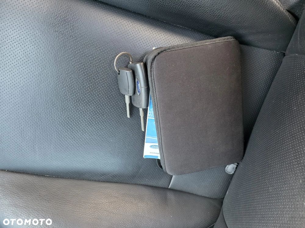 Ford Focus 2.0 16V Titanium - 26