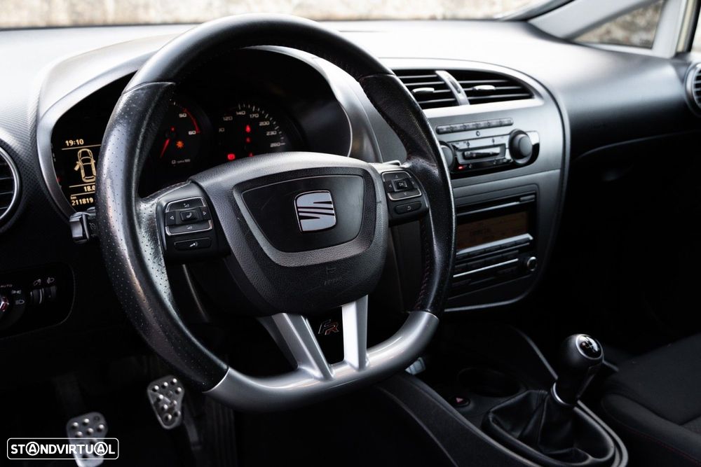 SEAT Leon 2.0 TDI FR DPF - 8