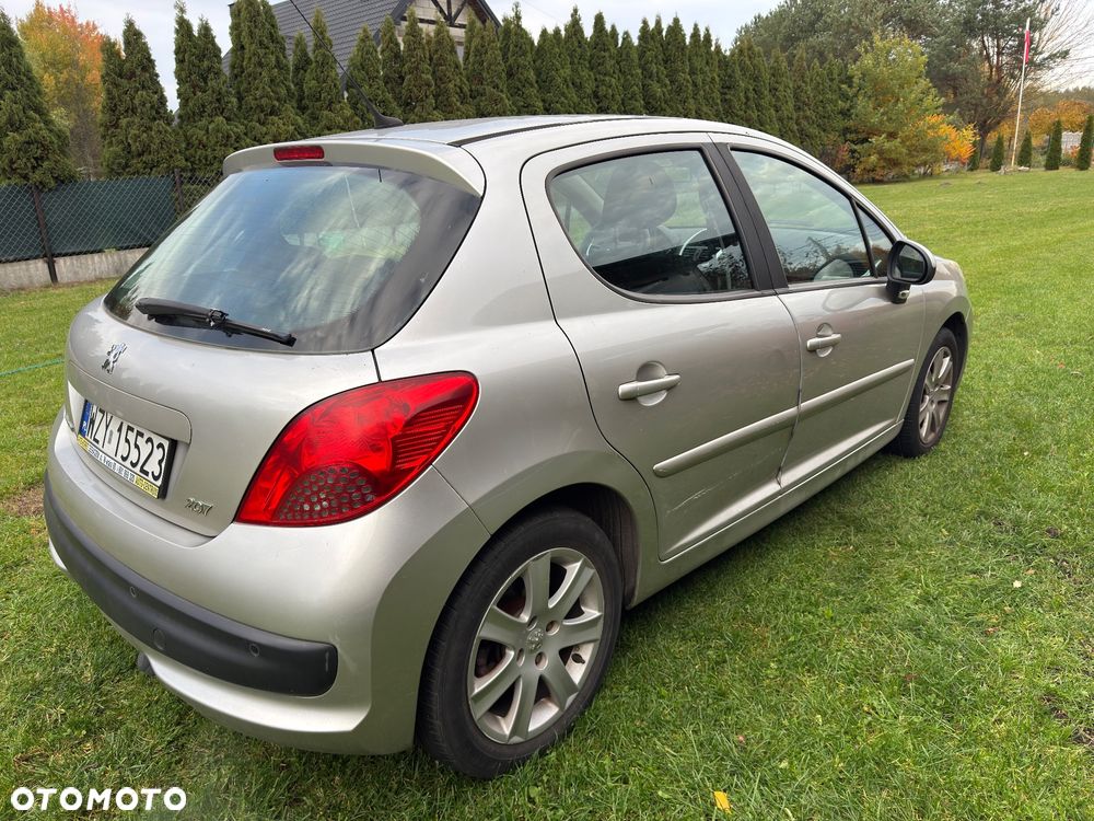 Peugeot 207 2007 photo 4