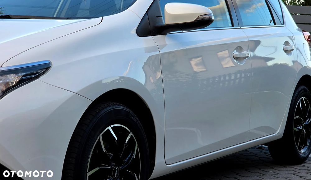 Toyota Auris 1.6 Premium - 21