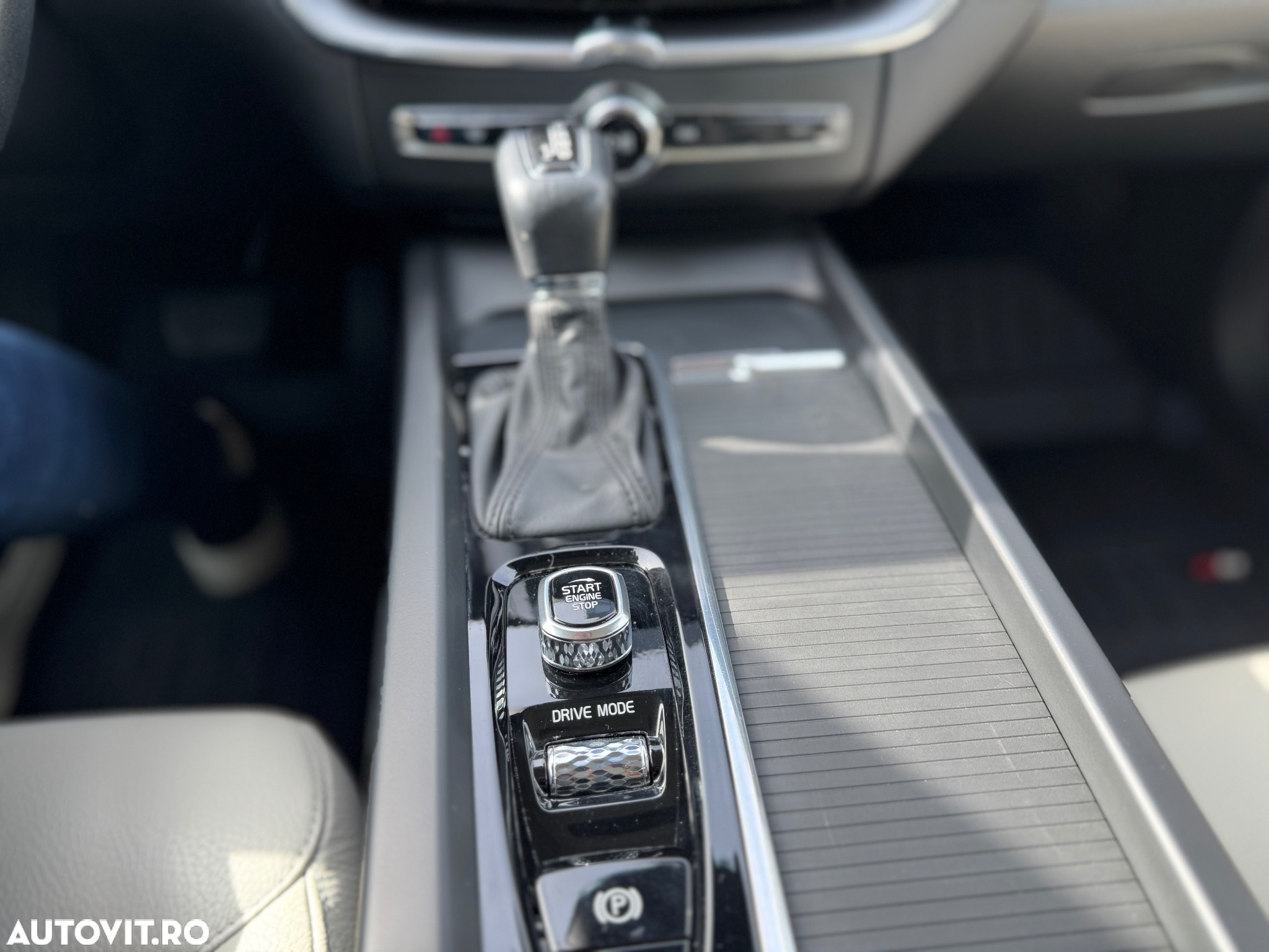 Volvo XC 60 D4 AWD Momentum - 22