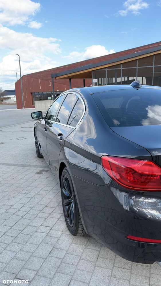 BMW Seria 5 520d xDrive - 8