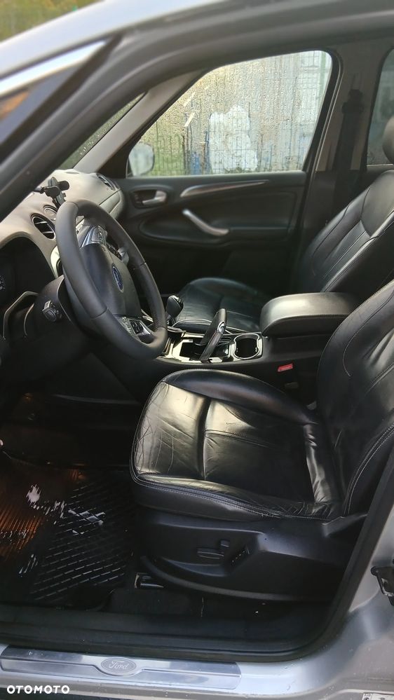 Ford S-Max - 11