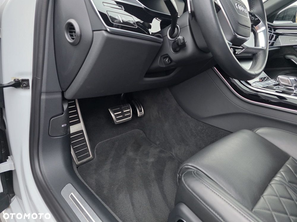 Audi A8 - 19