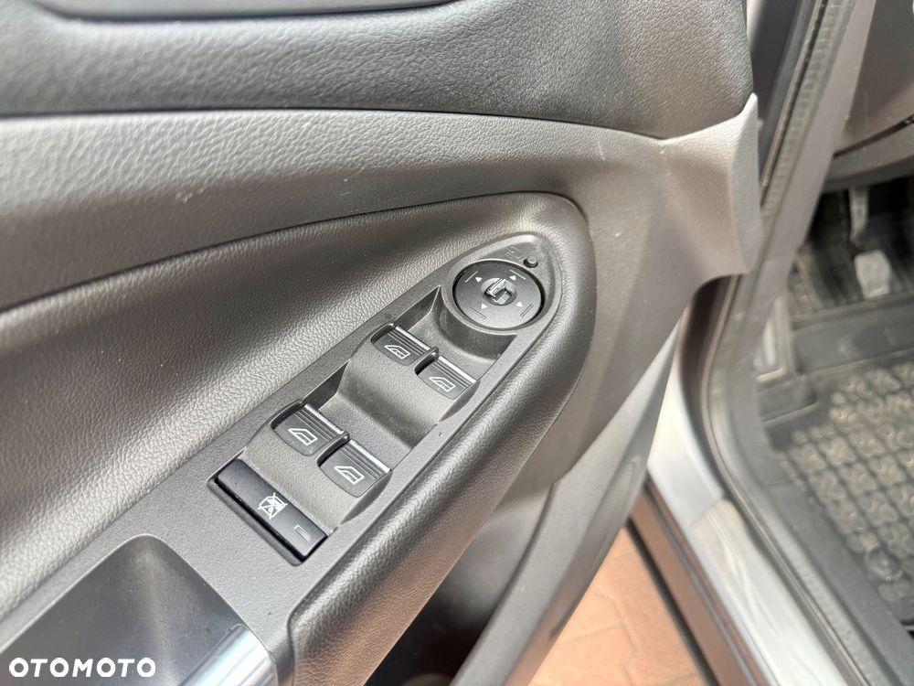 Ford Kuga 2.0 TDCi 2x4 Titanium - 33