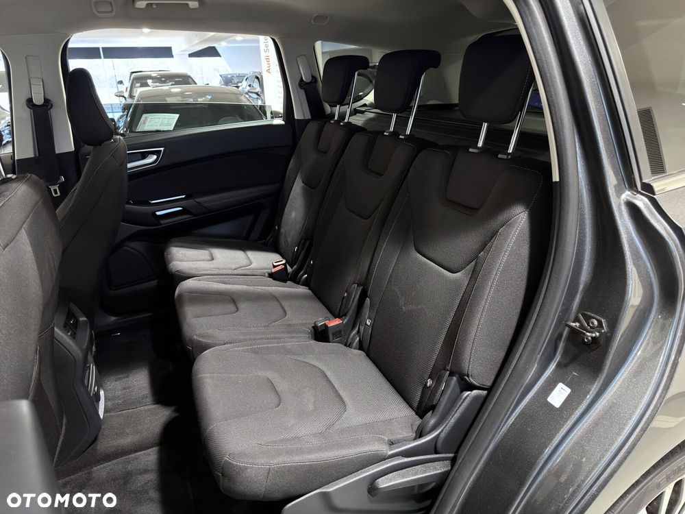 Ford S-Max - 22