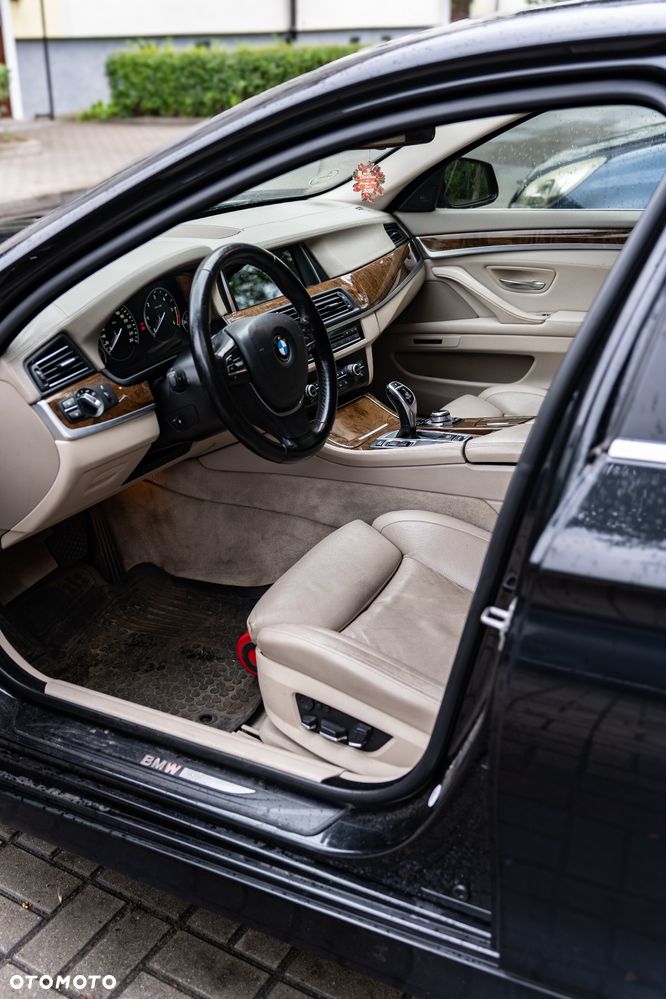 BMW Seria 5 535d xDrive - 14