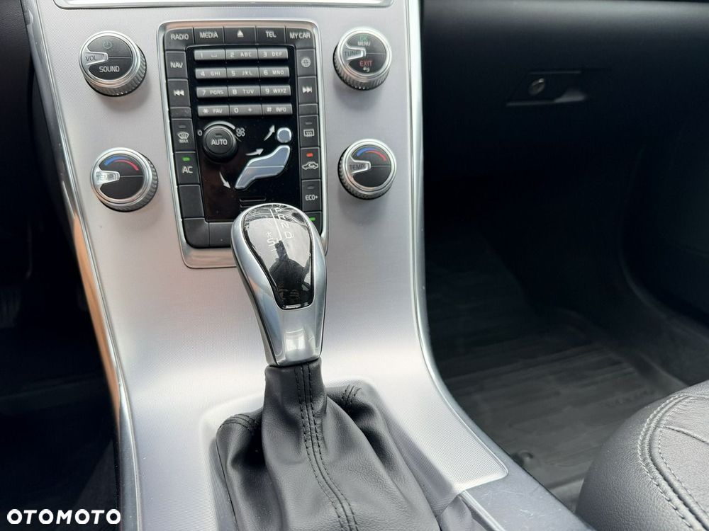 Volvo XC 60 D4 Geartronic Summum - 24