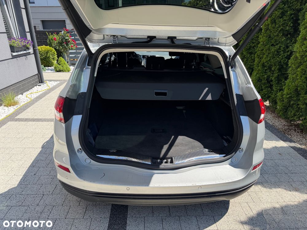 Ford Mondeo - 22