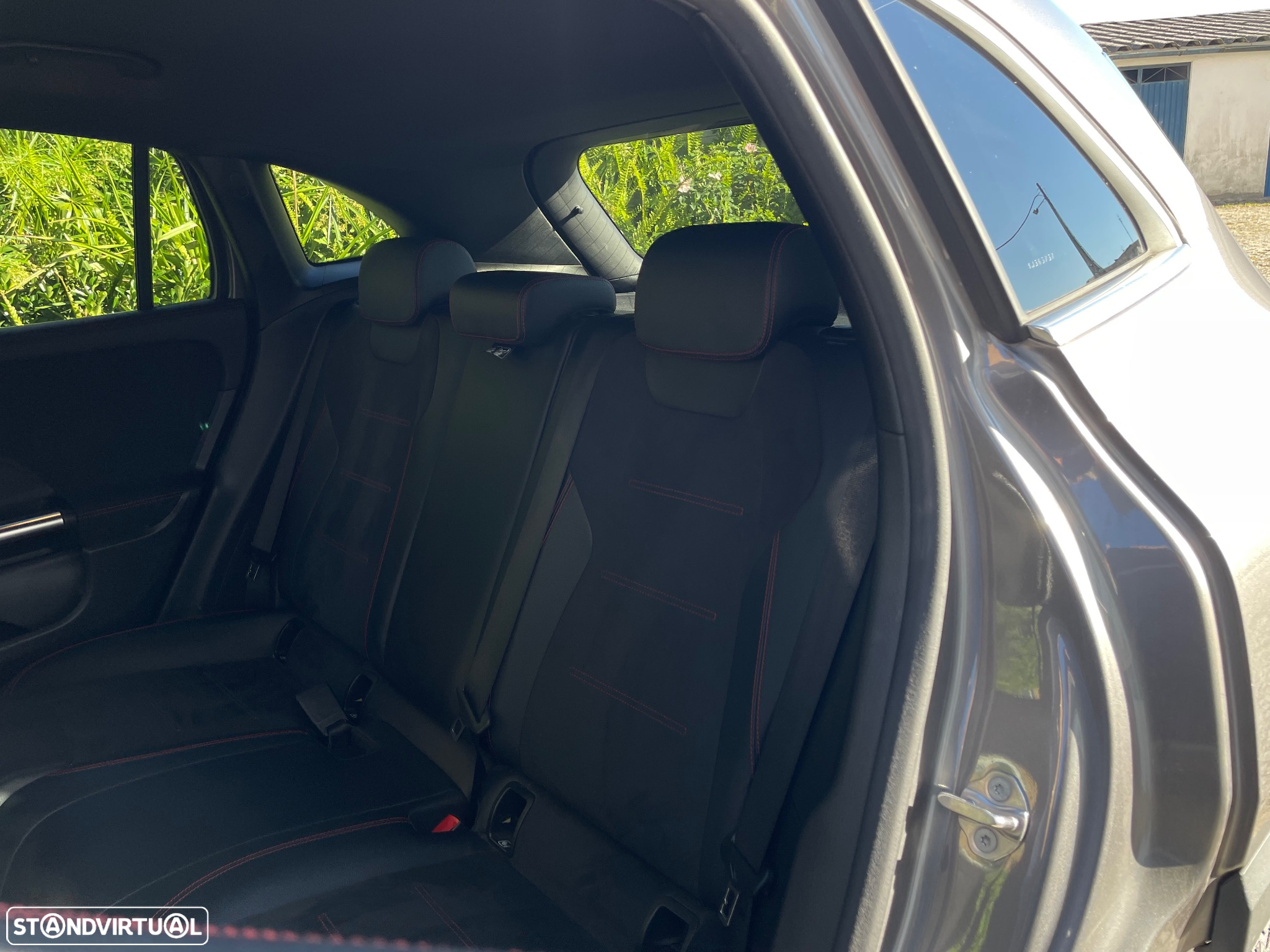 Mercedes-Benz GLA 250 e AMG Line - 34