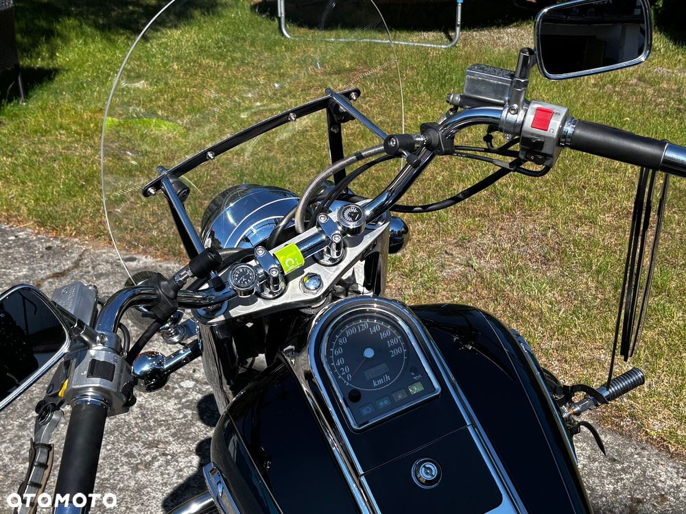 Suzuki Intruder - 5