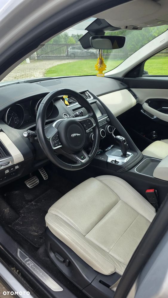 Jaguar E-Pace 2.0 i4D AWD R-Dynamic S - 12