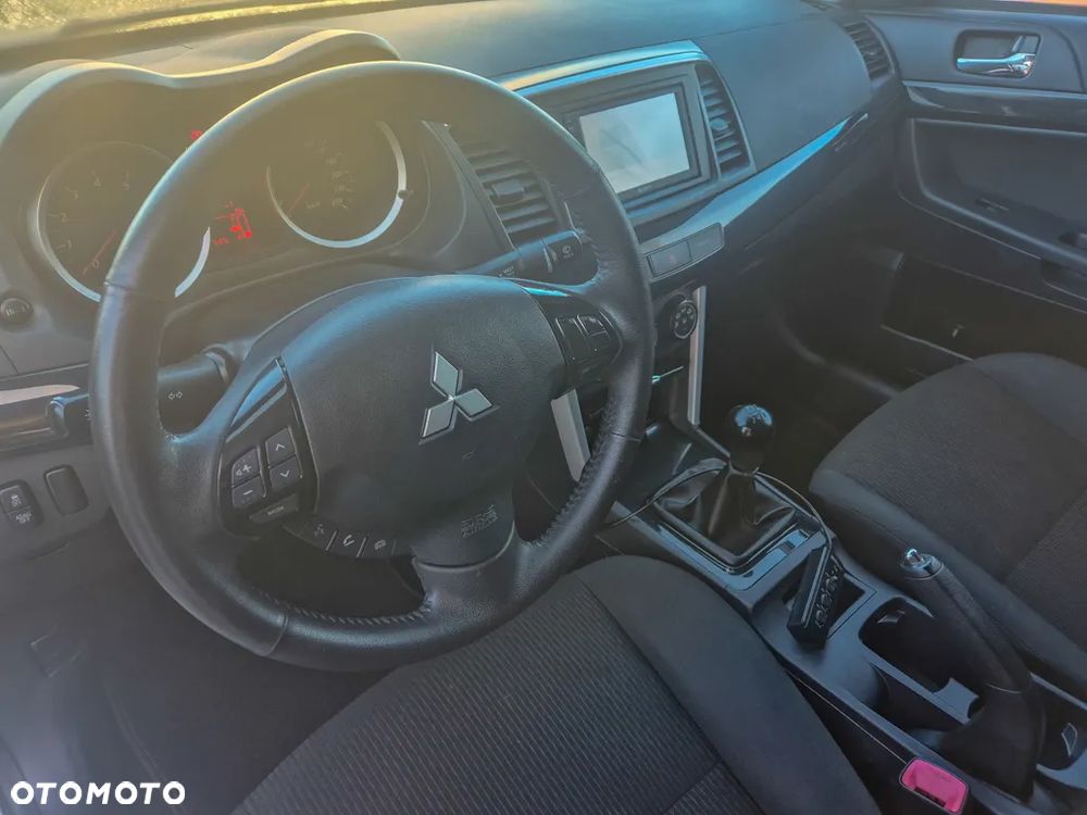 Mitsubishi Lancer 1.6 Invite - 5