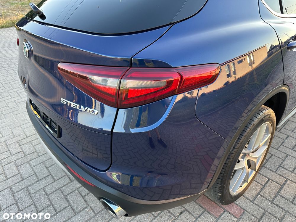 Alfa Romeo Stelvio 2.0 Turbo 16V AT8-Q4 Ti - 15