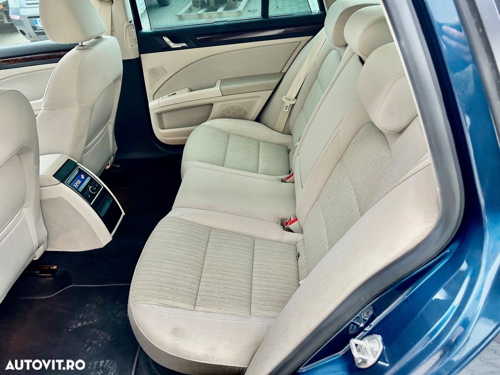 Skoda Superb Combi 2.0 TDI Green tec DSG Elegance - 11