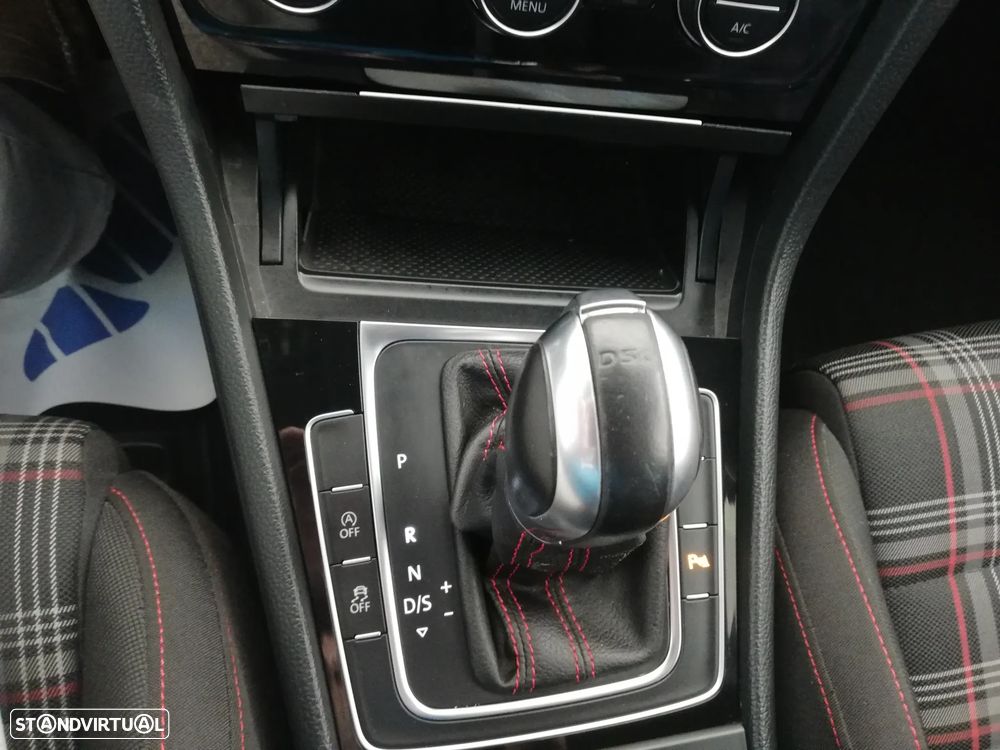 VW Golf GTI Performance BlueMotion DSG - 15