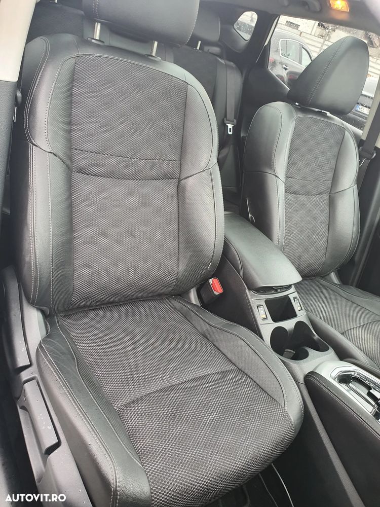 Nissan Qashqai 1.6 DCI Xtronic TEKNA+ - 10