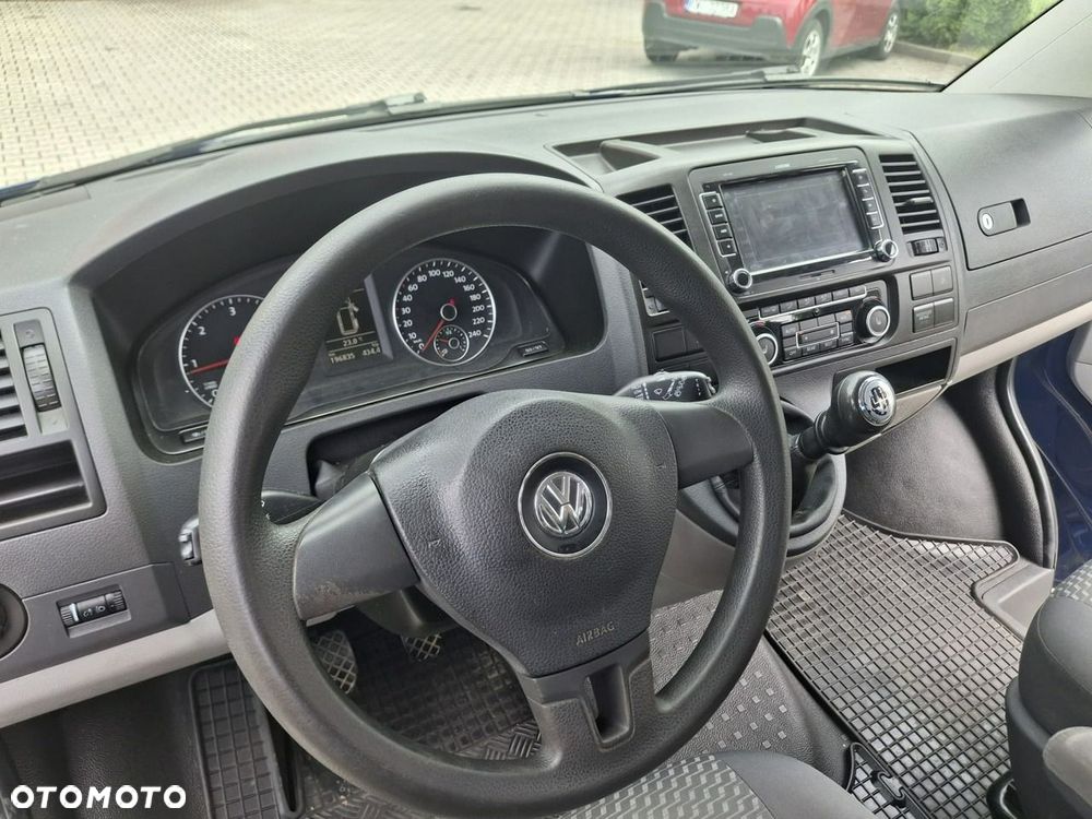 Volkswagen Caravelle - 24