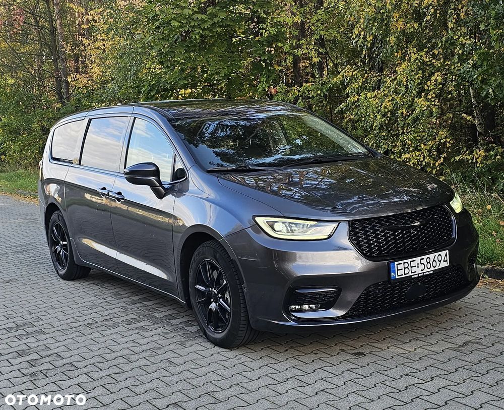 Chrysler Pacifica 2022 photo 2