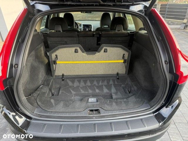 Volvo XC 60 D5 AWD Momentum - 11