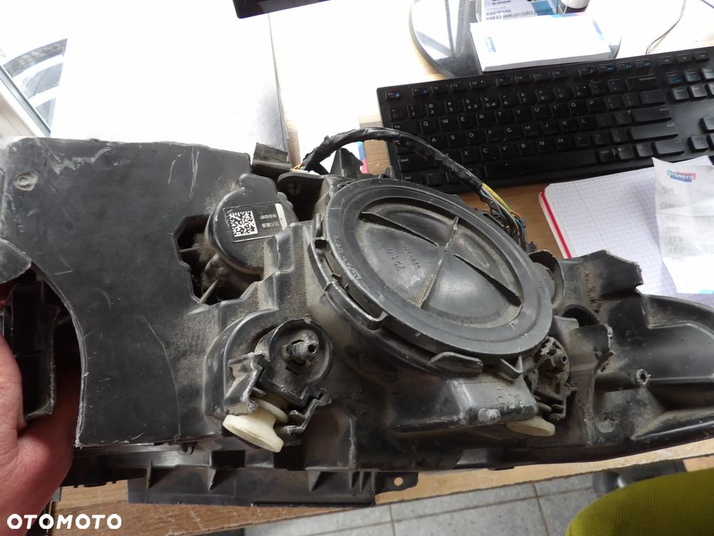 BMW - F30 - LEWA LAMPA PRZEDNIA - USZKODZONA OBUDOWA - UK - 6