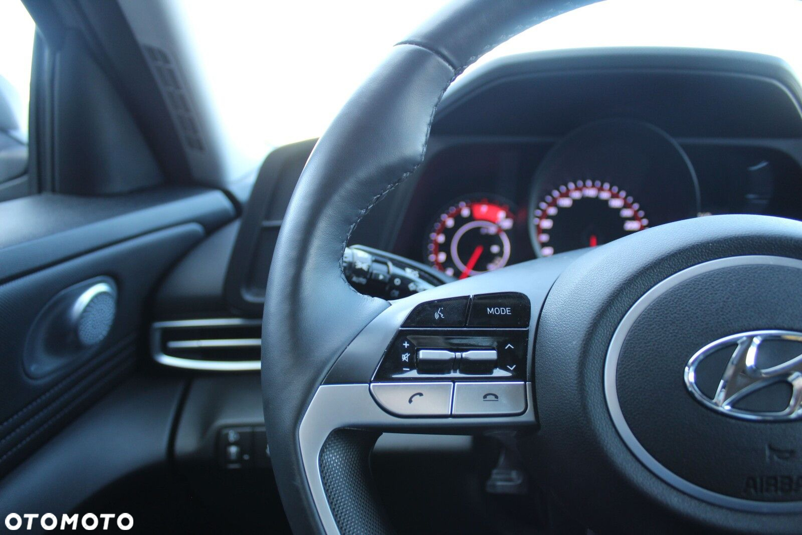 Hyundai Elantra 1.6 Smart CVT - 18