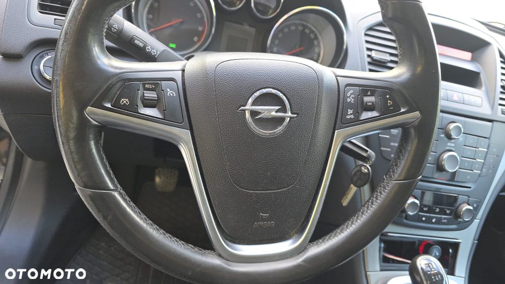 Opel Insignia - 16