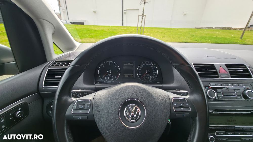 Volkswagen Touran 1.6 TDI DPF Highline - 14