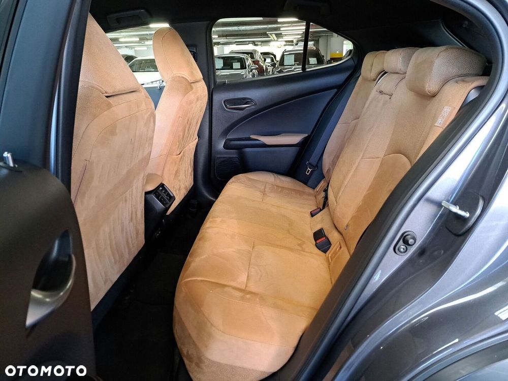 Lexus UX - 13