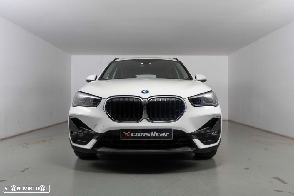 BMW X1 25 e xDrive Corporate Edition - 4