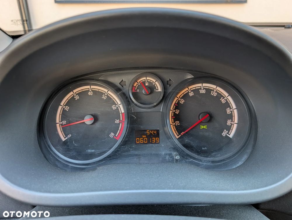 Opel Corsa 1.2 16V Enjoy - 8